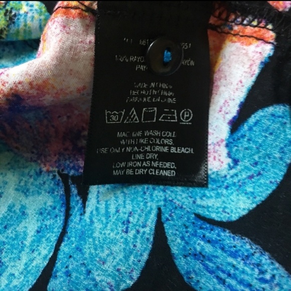 Anthropology Maeve Button Down - Picture 6 of 6